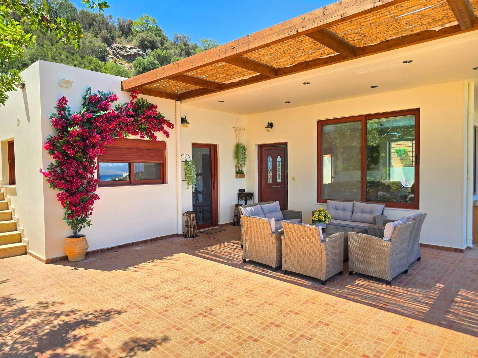 Villa Balcony, Cozy With Amazing View Rodhia (Crete)